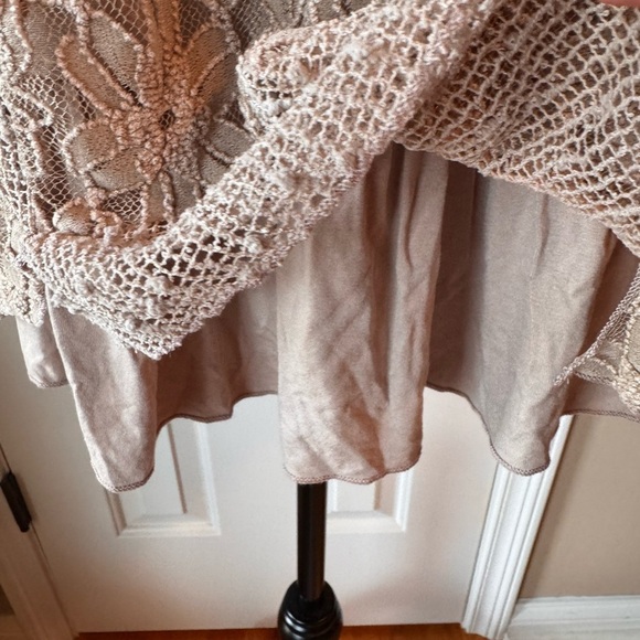 Indigo Soul Elegant Lace Long Sleeve Tunic - Picture 4 of 10